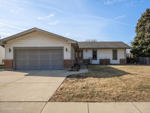 Photo of 130 W End Road, Roselle, IL 60172 (MLS # 12575998)