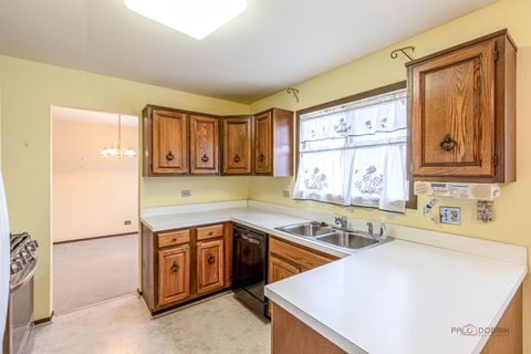 Tiny photo for 105 Asheville Court, Vernon Hills, IL 60061 (MLS # 12572160)