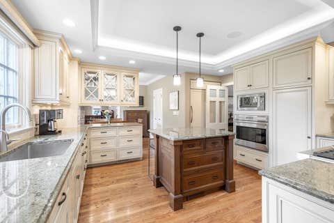 Tiny photo for 6657 N Le Mai Avenue, Lincolnwood, IL 60712 (MLS # 12627628)