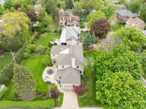 Tiny photo for 6657 N Le Mai Avenue, Lincolnwood, IL 60712 (MLS # 12627628)