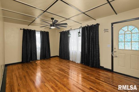 Tiny photo for 1203 N THORNWOOD Avenue, Davenport, IA 52804 (MLS # QC4268062)