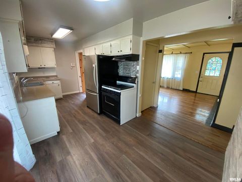 Tiny photo for 1203 N THORNWOOD Avenue, Davenport, IA 52804 (MLS # QC4268062)