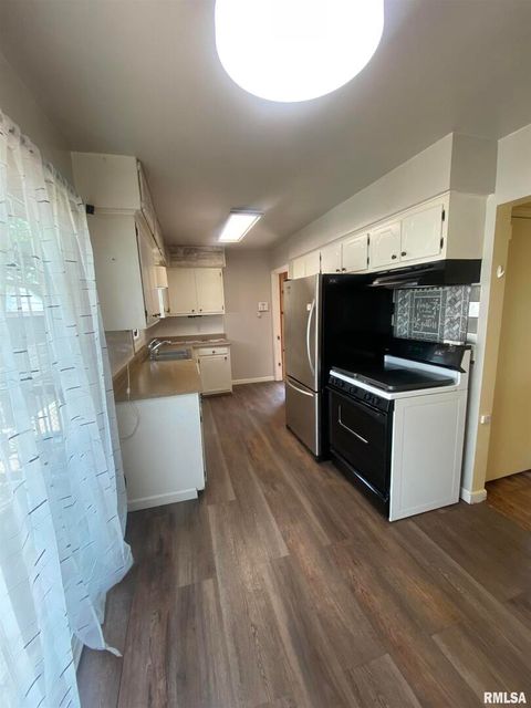 Tiny photo for 1203 N THORNWOOD Avenue, Davenport, IA 52804 (MLS # QC4268062)