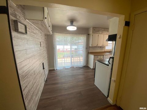 Tiny photo for 1203 N THORNWOOD Avenue, Davenport, IA 52804 (MLS # QC4268062)