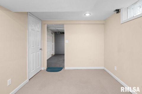 Tiny photo for 1203 N THORNWOOD Avenue, Davenport, IA 52804 (MLS # QC4268062)