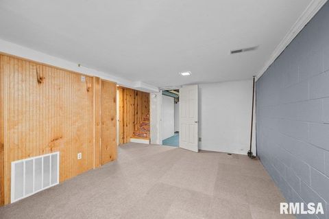 Tiny photo for 1203 N THORNWOOD Avenue, Davenport, IA 52804 (MLS # QC4268062)