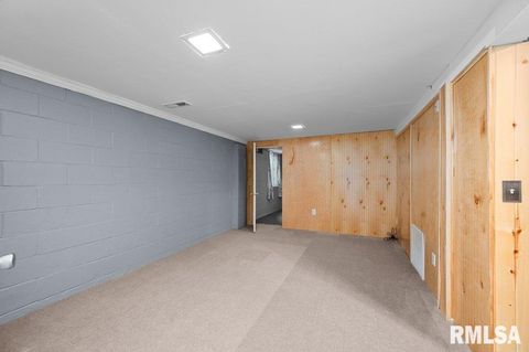 Tiny photo for 1203 N THORNWOOD Avenue, Davenport, IA 52804 (MLS # QC4268062)