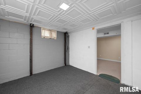 Tiny photo for 1203 N THORNWOOD Avenue, Davenport, IA 52804 (MLS # QC4268062)