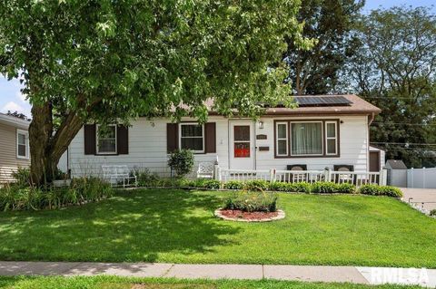 Tiny photo for 1203 N THORNWOOD Avenue, Davenport, IA 52804 (MLS # QC4268062)