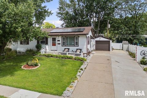 Tiny photo for 1203 N THORNWOOD Avenue, Davenport, IA 52804 (MLS # QC4268062)