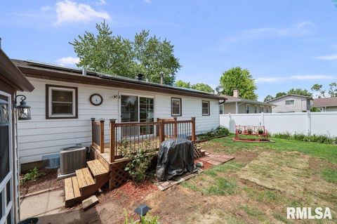 Tiny photo for 1203 N THORNWOOD Avenue, Davenport, IA 52804 (MLS # QC4268062)