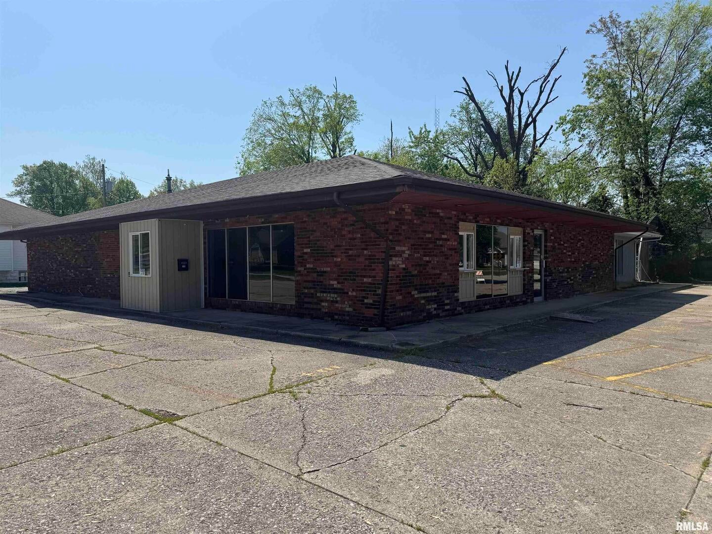 705 S POPLAR Street