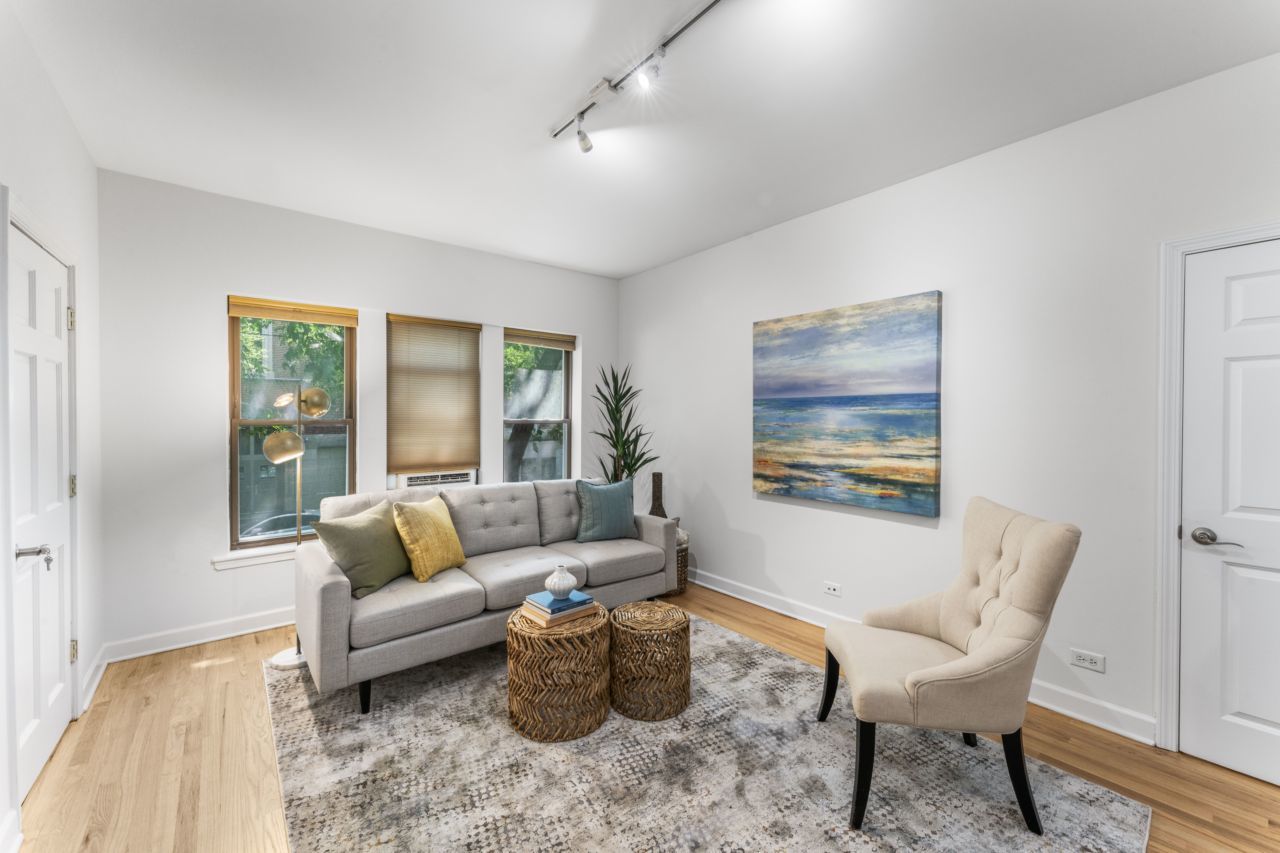 1520 W Belle Plaine Avenue 1