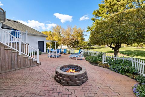 Tiny photo for 1 Calais Court, Oakwood Hills, IL 60013 (MLS # 12503874)