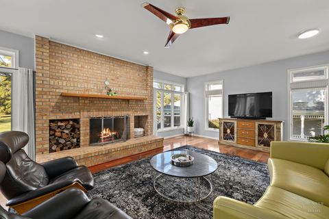 Tiny photo for 1 Calais Court, Oakwood Hills, IL 60013 (MLS # 12503874)