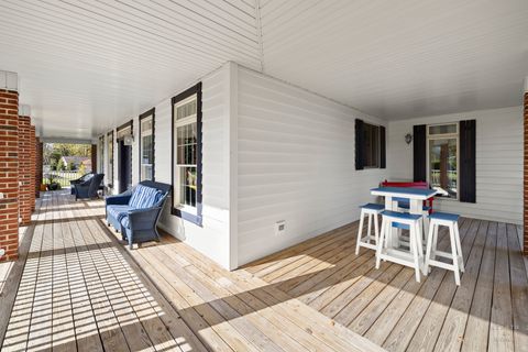 Tiny photo for 1 Calais Court, Oakwood Hills, IL 60013 (MLS # 12503874)