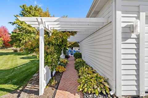 Tiny photo for 1 Calais Court, Oakwood Hills, IL 60013 (MLS # 12503874)