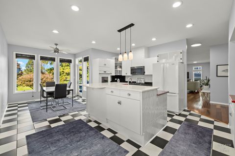 Tiny photo for 1 Calais Court, Oakwood Hills, IL 60013 (MLS # 12503874)