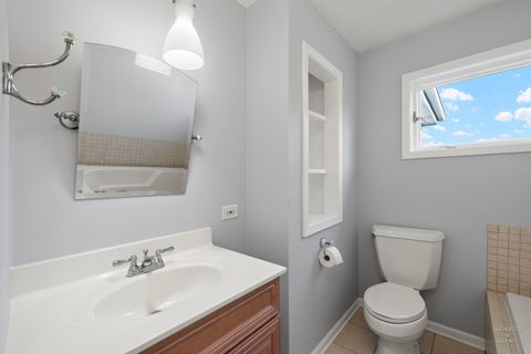 Tiny photo for 1 Calais Court, Oakwood Hills, IL 60013 (MLS # 12503874)