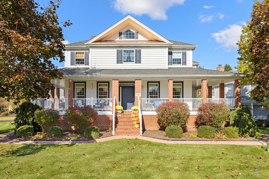 Photo for 1 Calais Court, Oakwood Hills, IL 60013 (MLS # 12503874)