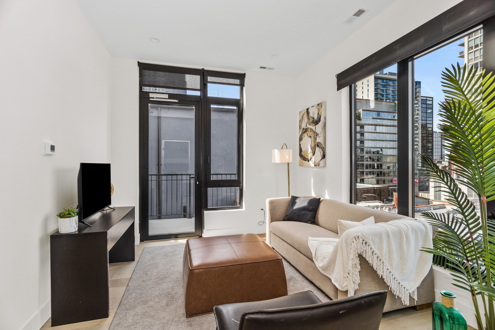 153 W Ohio Street 504