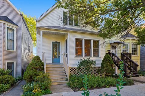 Photo of 3725 N Richmond Street, Chicago, IL 60618 (MLS # 12494350)