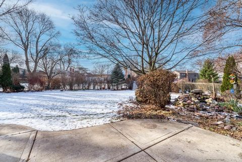 Tiny photo for 1618 S Harvard Avenue, Arlington Heights, IL 60005 (MLS # 12541729)