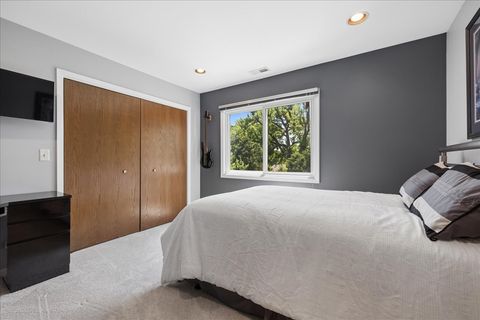 Tiny photo for 525 Newtown Drive, Buffalo Grove, IL 60089 (MLS # 12657804)