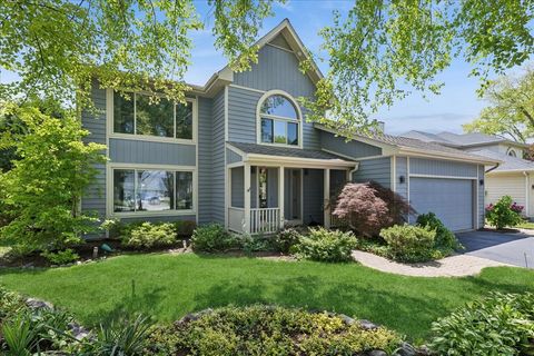 Photo of 525 Newtown Drive, Buffalo Grove, IL 60089 (MLS # 12657804)
