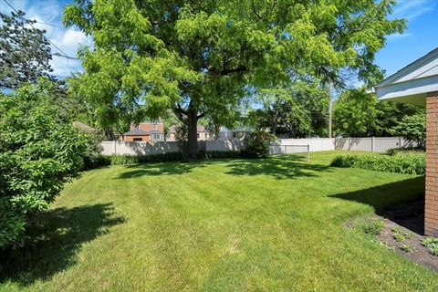 A home in Des Plaines