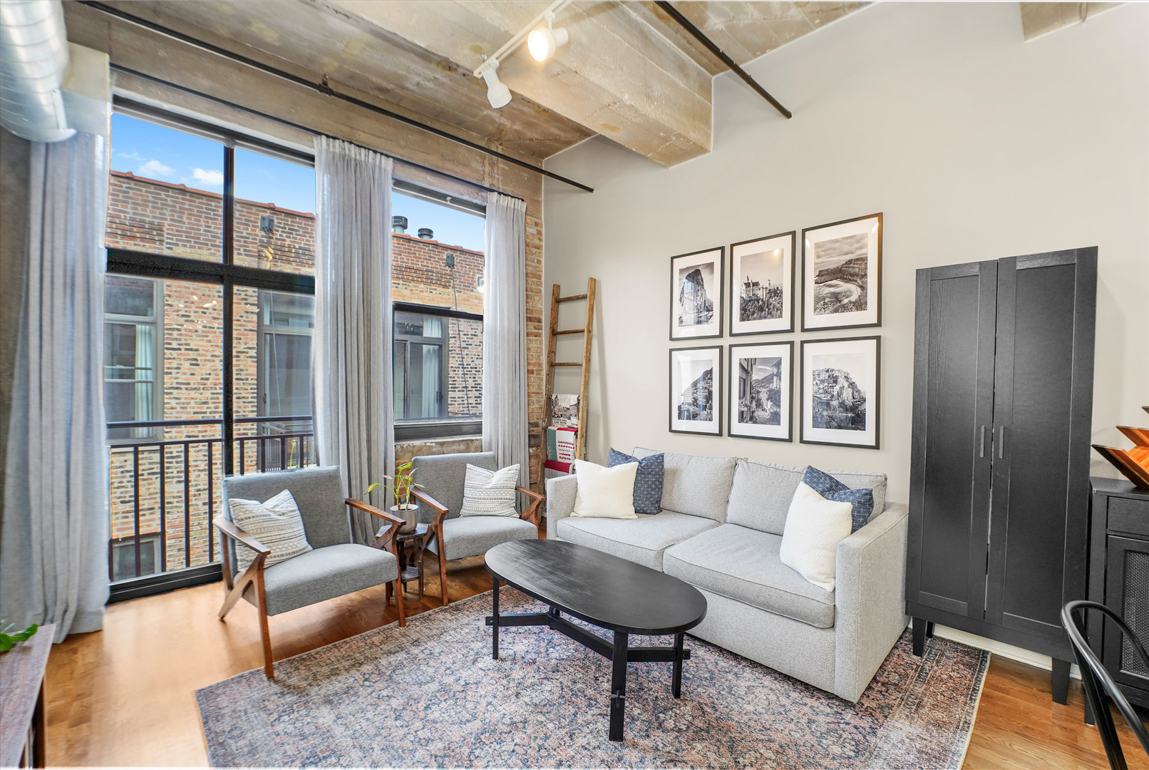 400 W Ontario Street 703