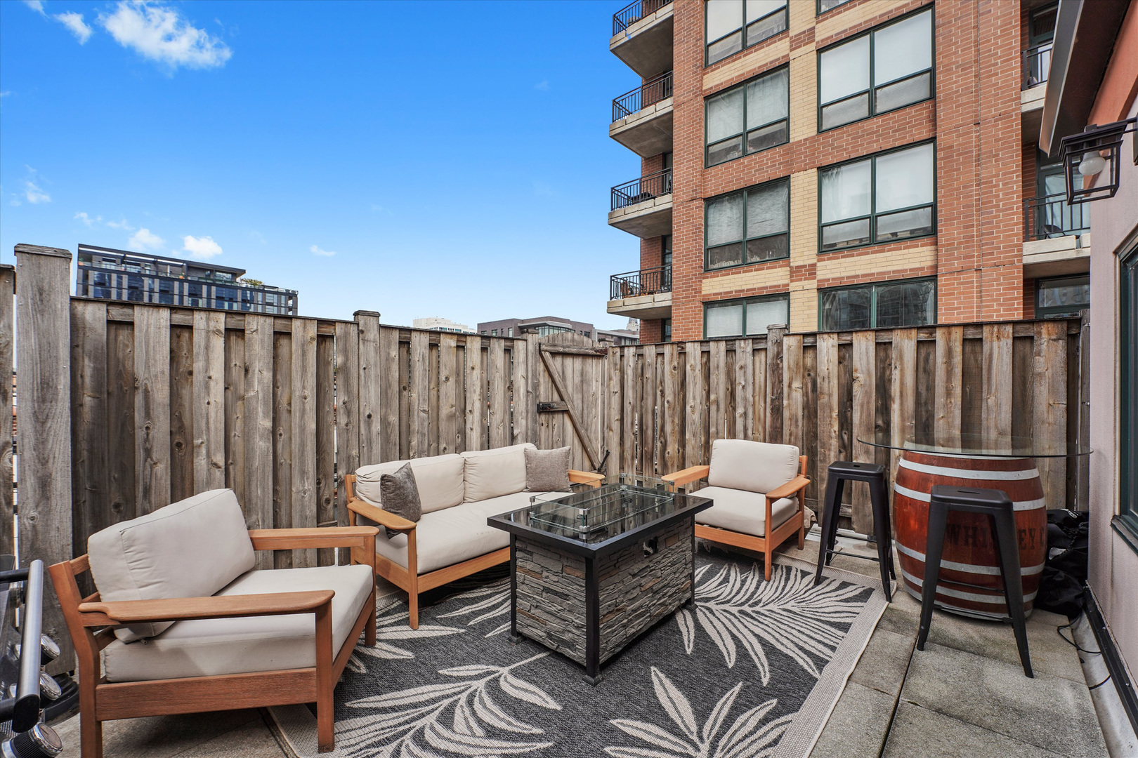400 W Ontario Street 703