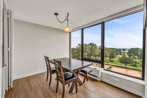 Tiny photo for 5445 N Sheridan Road #712, Chicago, IL 60640 (MLS # 12484470)