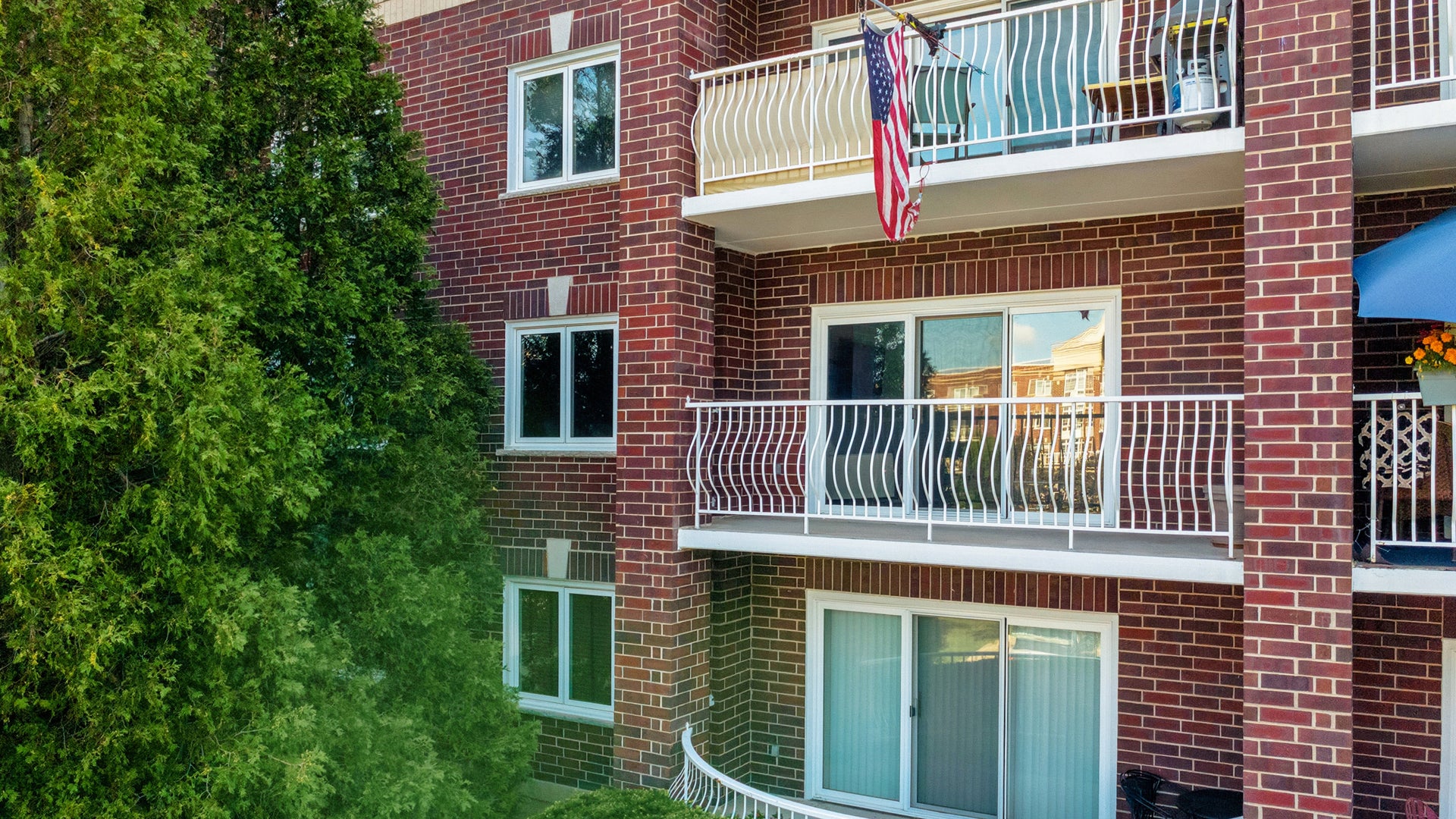 7011 W Touhy Avenue 310