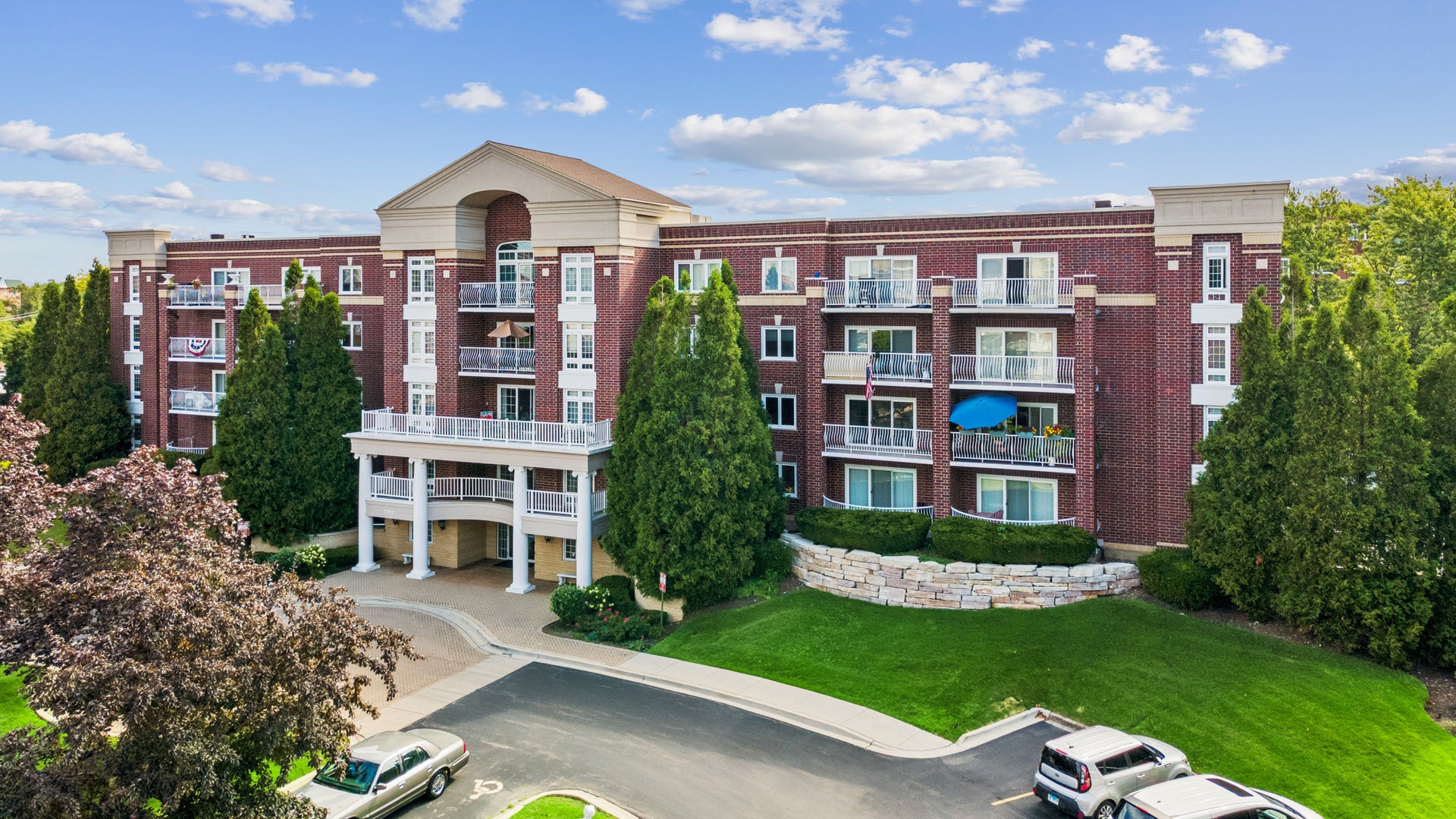 7011 W Touhy Avenue 310