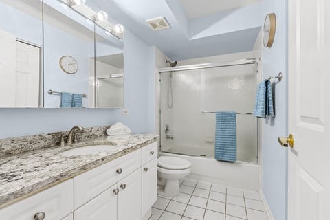 Tiny photo for 7011 W Touhy Avenue #310, Niles, IL 60714 (MLS # 12723530)