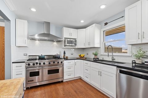 Tiny photo for 27802 N Owens Road, Mundelein, IL 60060 (MLS # 12493675)
