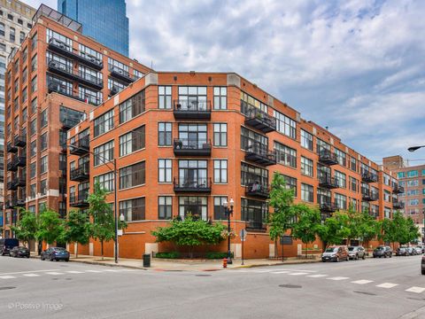 Photo of 333 W Hubbard Street #1006, Chicago, IL 60654 (MLS # 12405063)