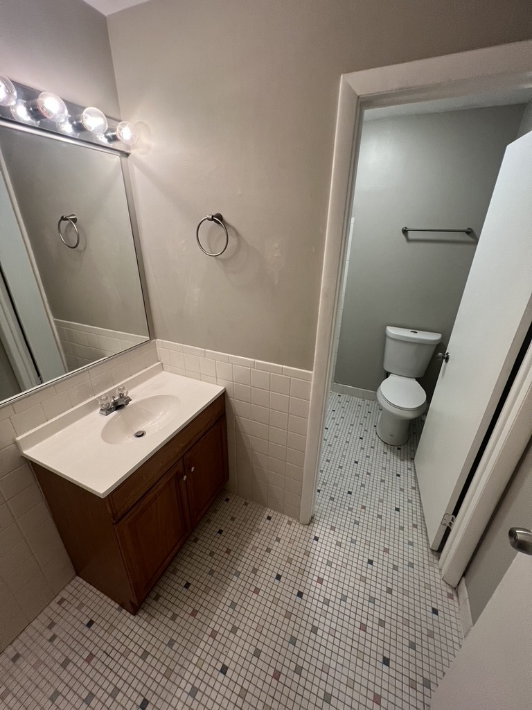 16W486 Lake Drive 7-102