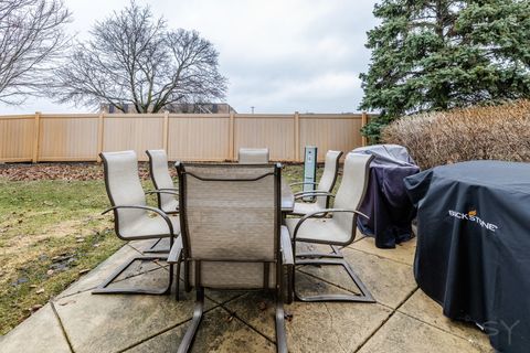 Tiny photo for 36 Arboretum Drive, Lombard, IL 60148 (MLS # 12610747)