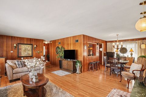 Tiny photo for 5501 W 102nd Street, Oak Lawn, IL 60453 (MLS # 12565852)