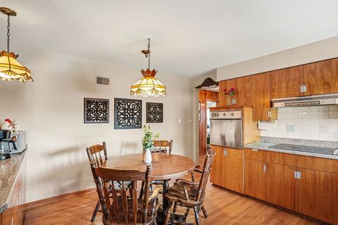 Tiny photo for 5501 W 102nd Street, Oak Lawn, IL 60453 (MLS # 12565852)