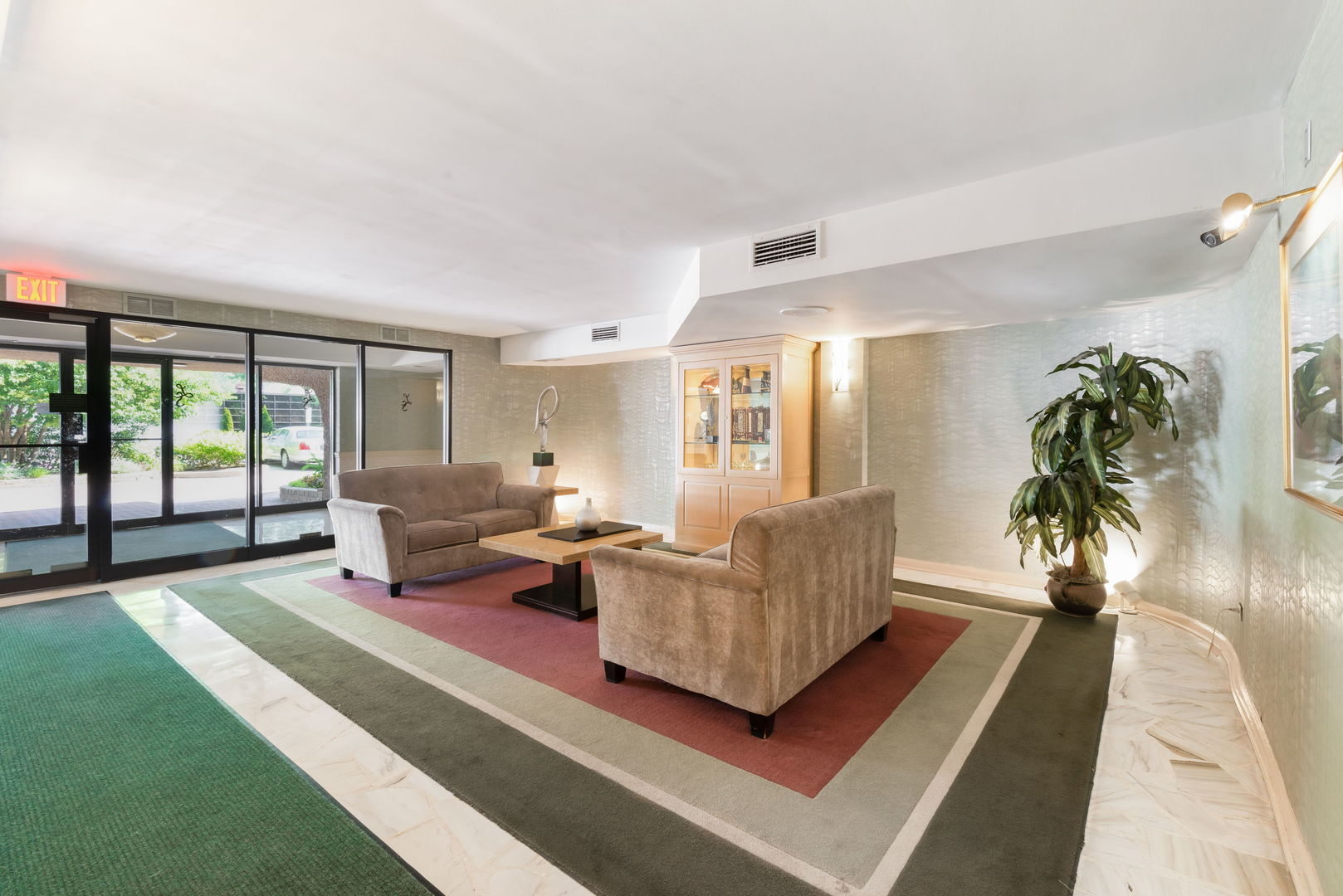 4601 W Touhy Avenue 408