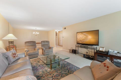 Tiny photo for 4601 W Touhy Avenue #408, Lincolnwood, IL 60712 (MLS # 12701717)