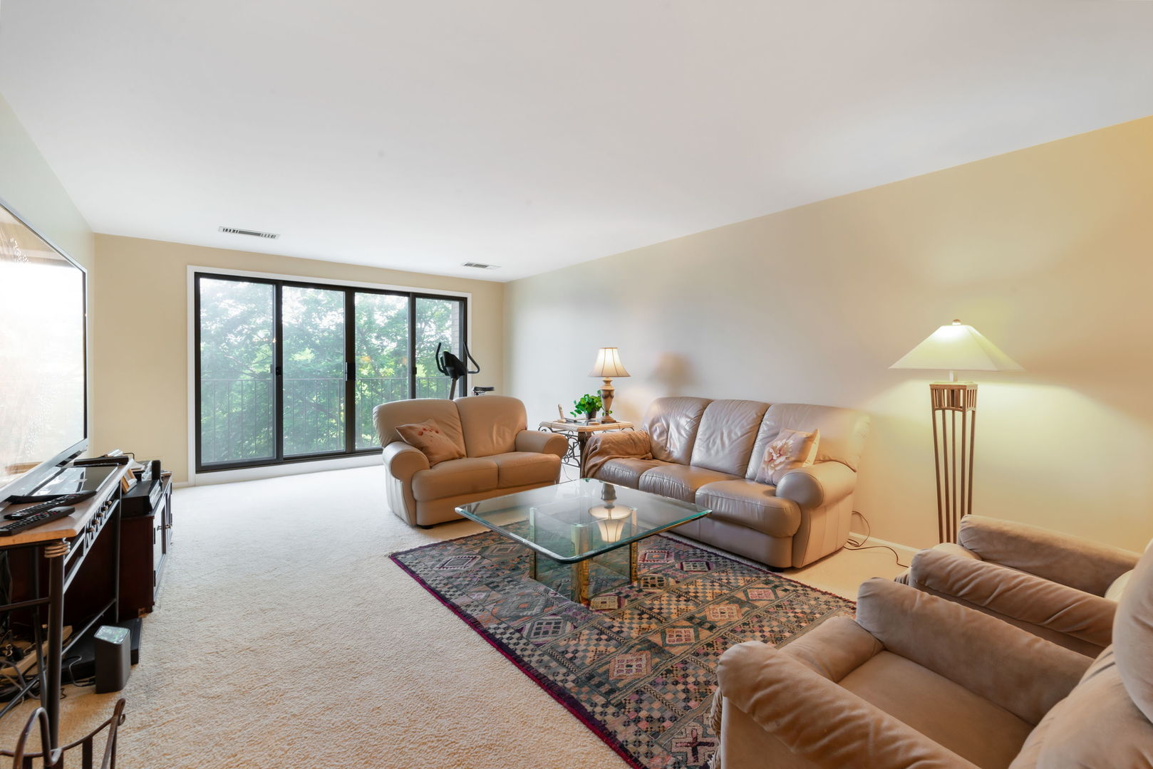 4601 W Touhy Avenue 408