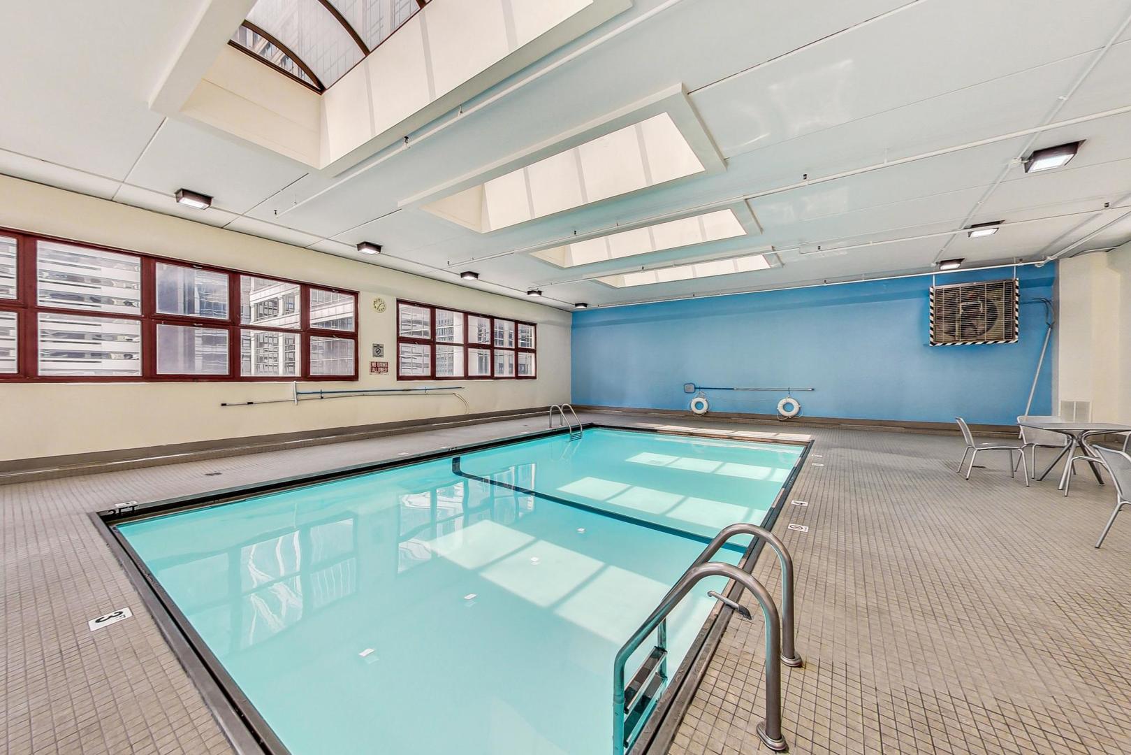 Chicago, Illinois 60601, United States, 1 Bedroom Bedrooms, ,1 BathroomBathrooms,Residential,Active,231012