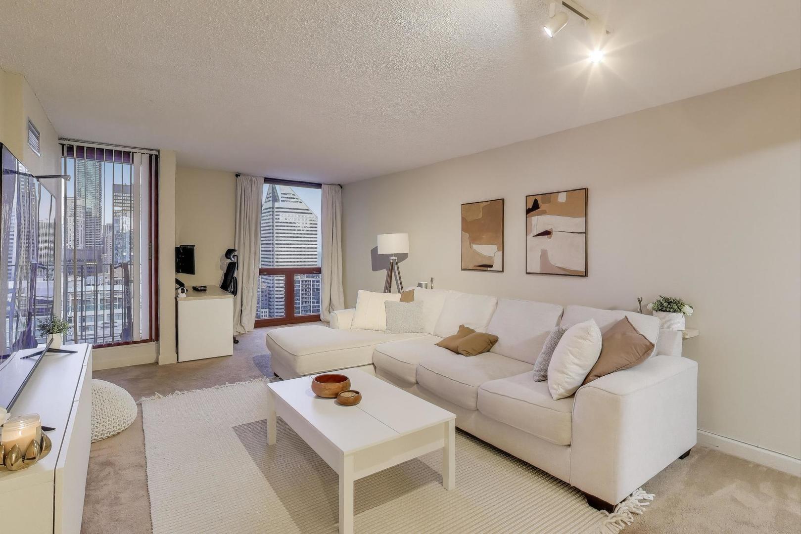 200 N Dearborn Street 3905