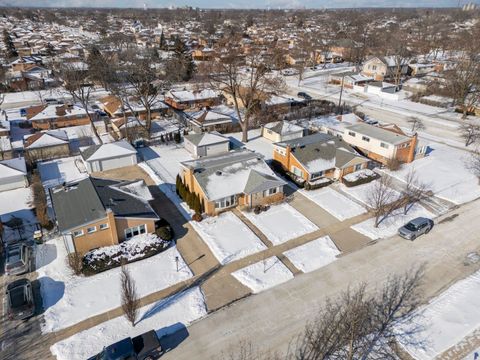 Tiny photo for 8832 Osceola Avenue, Morton Grove, IL 60053 (MLS # 12551415)