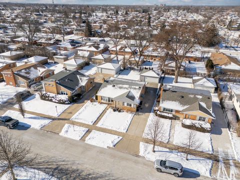 Tiny photo for 8832 Osceola Avenue, Morton Grove, IL 60053 (MLS # 12551415)