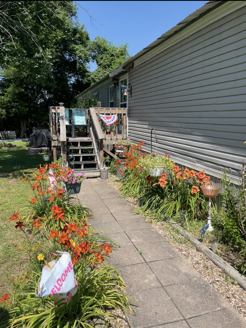 12 Fairgrounds Road